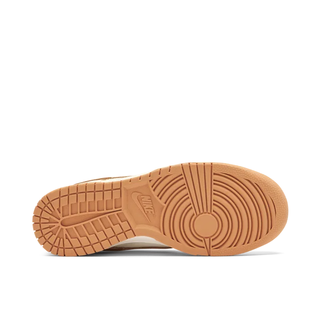 Nike Dunk Low Harvest Moon - Nike Dunk Low sneaker rear heel and sole detail