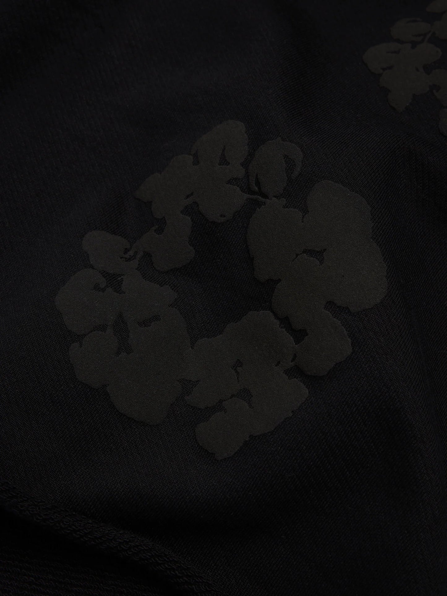 Denim Tears Cotton Wreath Monochrome Shorts - close-up fabric and branding detail
