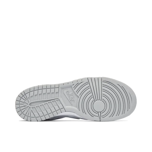 Nike Dunk Low Grey Cloud - Nike Dunk Low sneaker rear heel and sole detail
