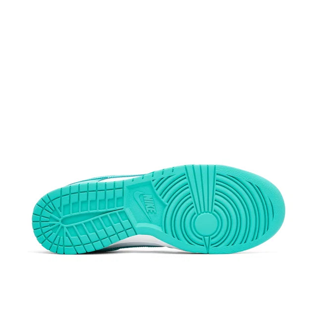 Nike Dunk Low Jade Green - Nike Dunk Low sneaker rear heel and sole detail