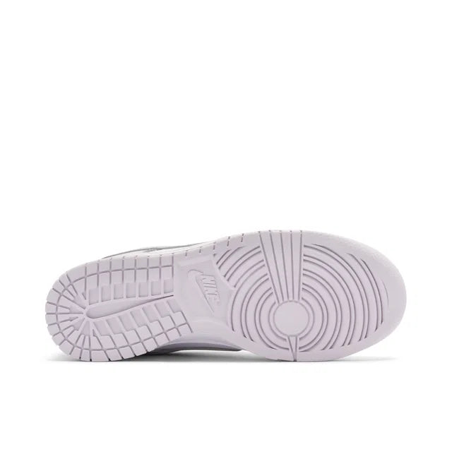 Nike Dunk Low Venice Violet - Nike Dunk Low sneaker rear heel and sole detail